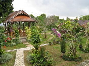 Karang Sari & Restaurant 2* Munduk