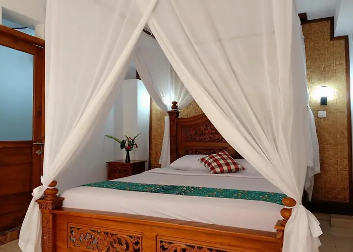 Karang Sari Guesthouse & Warung