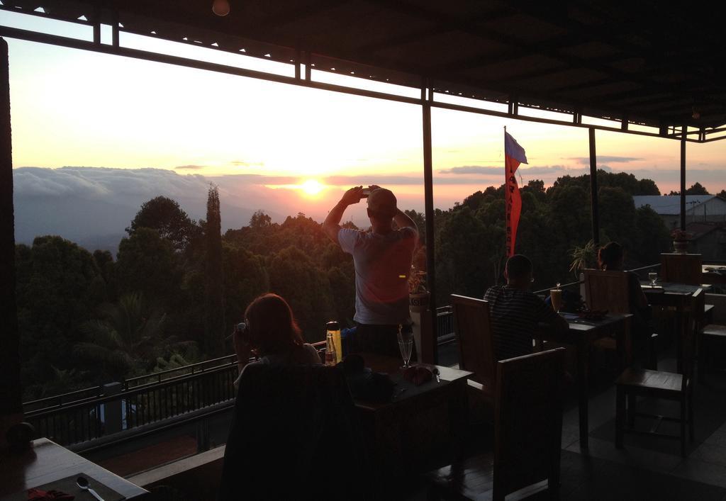 Karang Sari & Restaurant Munduk